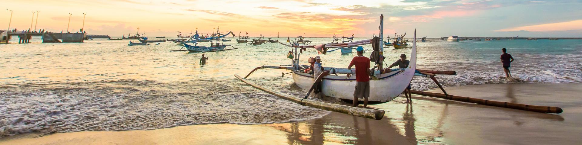 Największe atrakcje wyspy Bali - Taniec Kecak w świątyni Uluwatu
